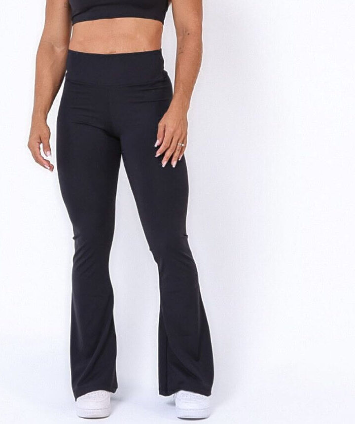 CALÇA FLARE PRETA