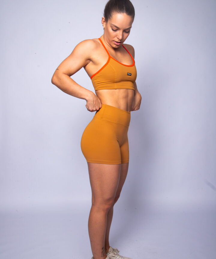 Alternative view of TOP TIRINHA CARAMELO