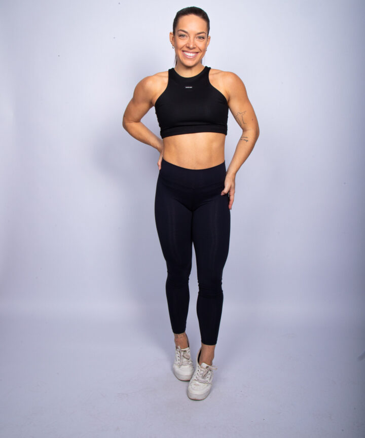 Alternative view of TOP ESSENCIAL PRETO